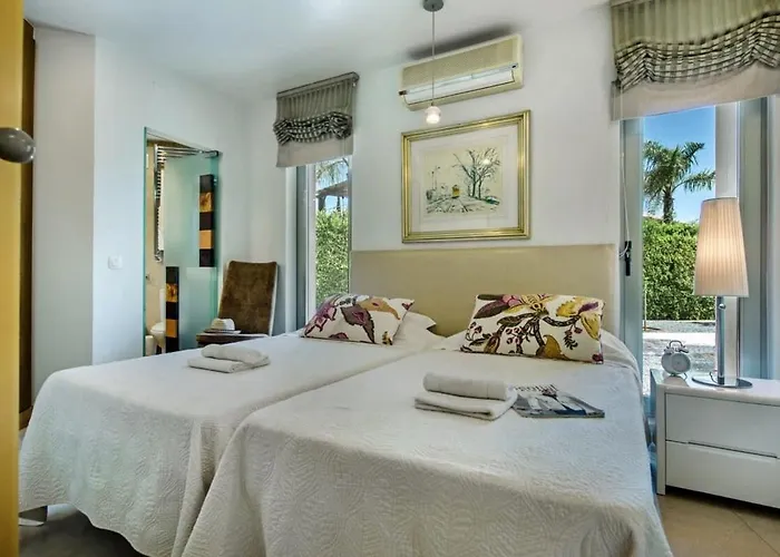 Villa Laguna, Golf - Stunning House - Laguna Golf Course Quarteira