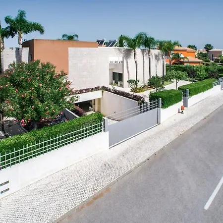 Villa Laguna, Golf - Stunning House - Laguna Golf Course Quarteira
